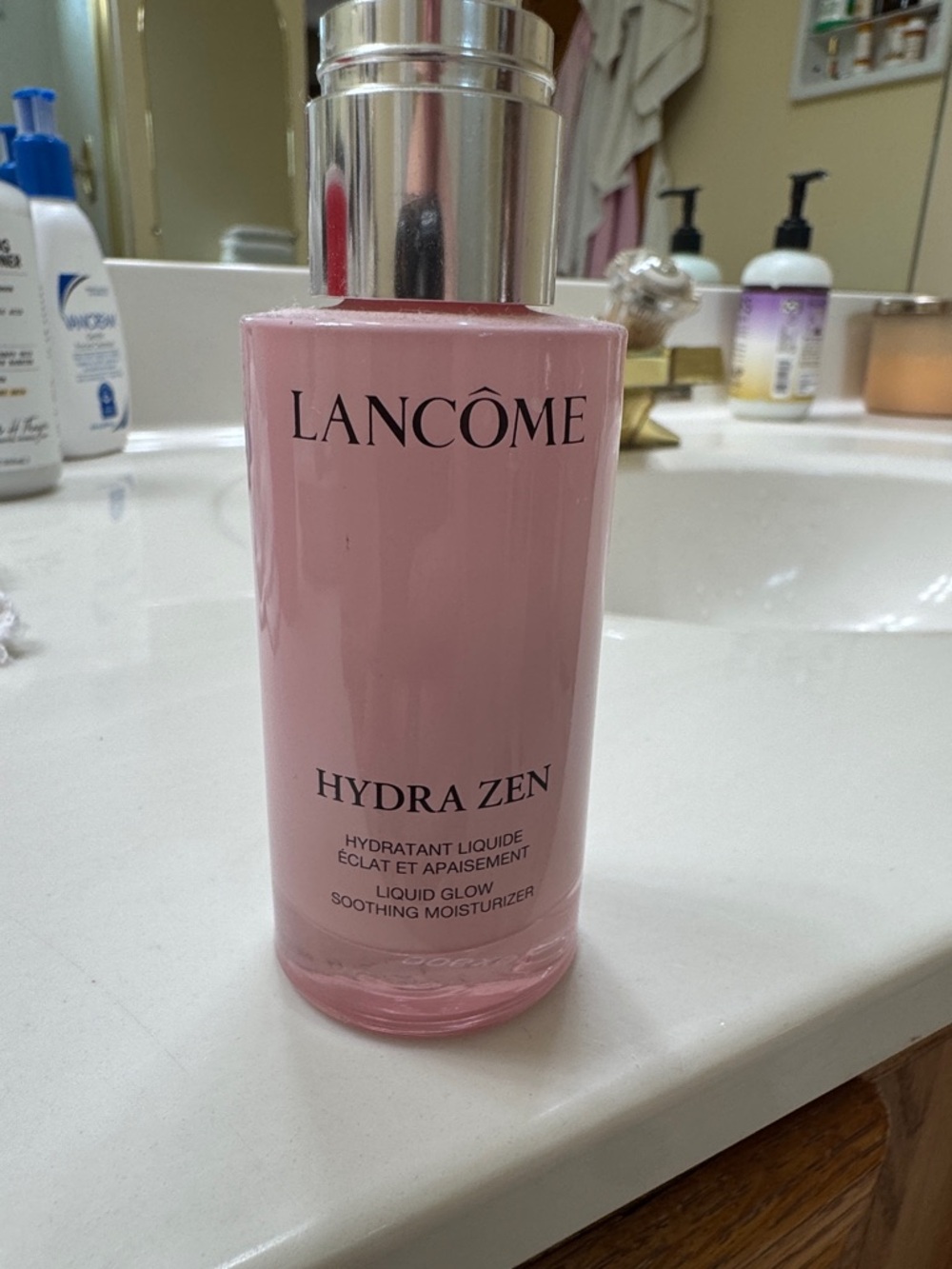 Lancôme Hydra Zen Liquid Glow Soothing Moisturizer - Pink